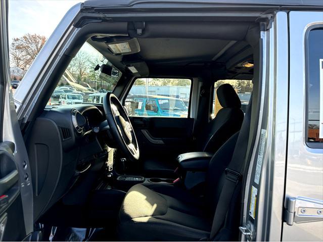 used 2015 Jeep Wrangler Unlimited car, priced at $22,900