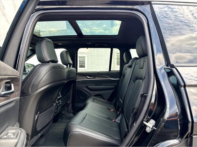 new 2025 Jeep Grand Cherokee car, priced at $55,660