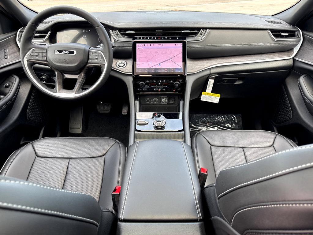 new 2025 Jeep Grand Cherokee car, priced at $55,660
