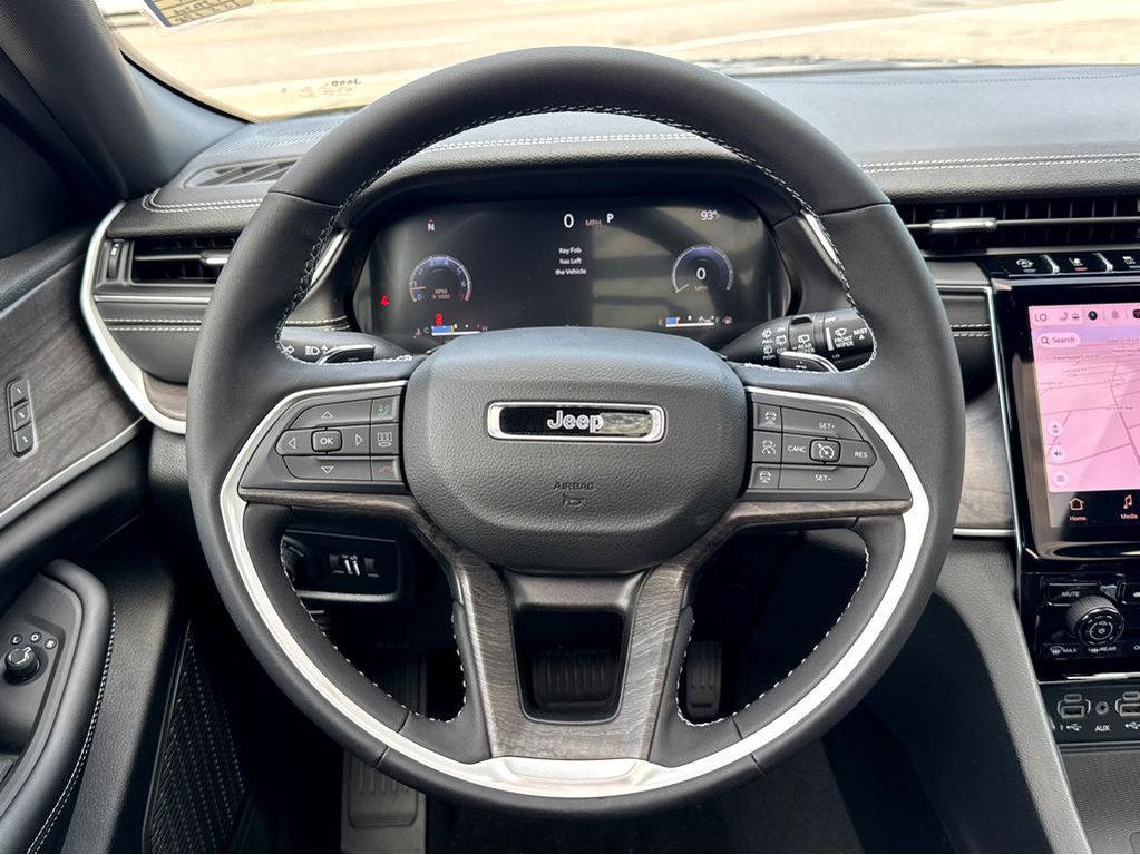 new 2025 Jeep Grand Cherokee car, priced at $55,660