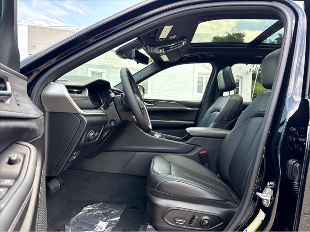 new 2025 Jeep Grand Cherokee car, priced at $55,660