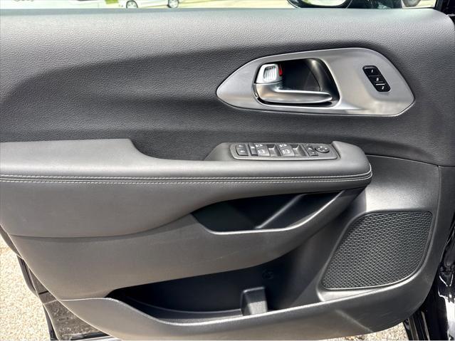 new 2025 Chrysler Pacifica car, priced at $52,845