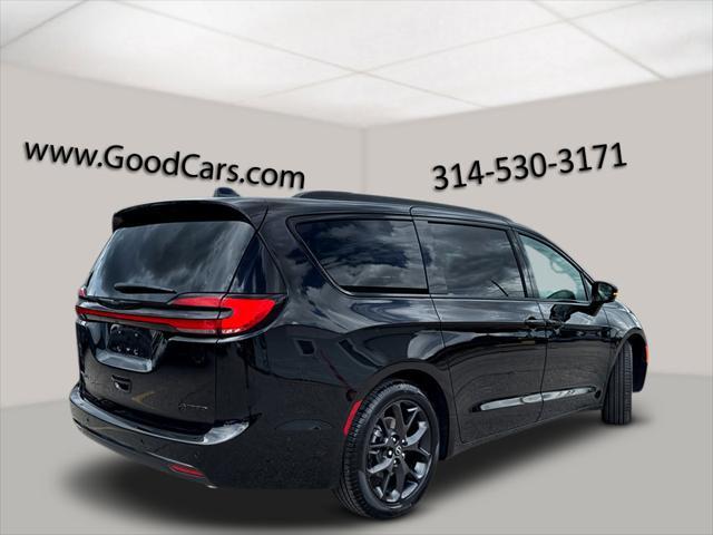 new 2025 Chrysler Pacifica car, priced at $52,845