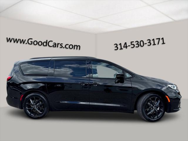 new 2025 Chrysler Pacifica car, priced at $52,845