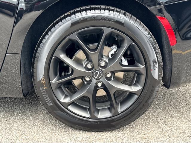 new 2025 Chrysler Pacifica car, priced at $52,845