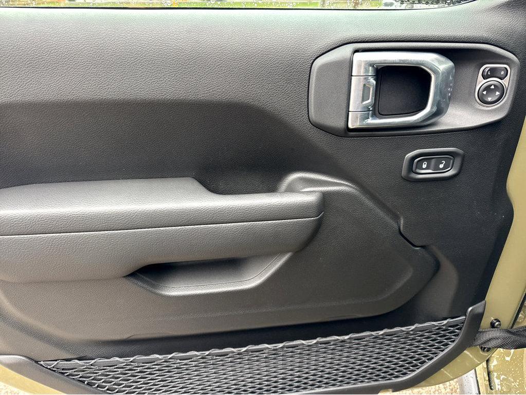 new 2026 Jeep Gladiator car, priced at $58,775