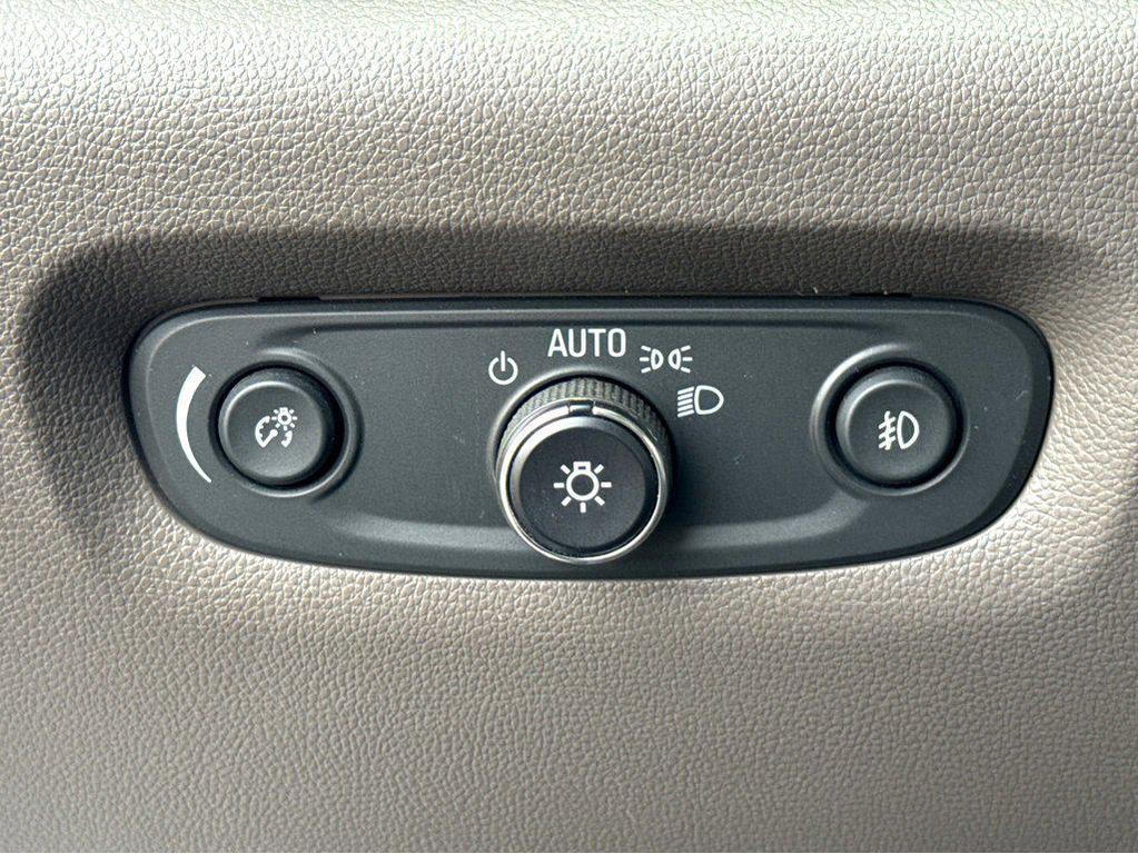 used 2020 Chevrolet Traverse car, priced at $23,500