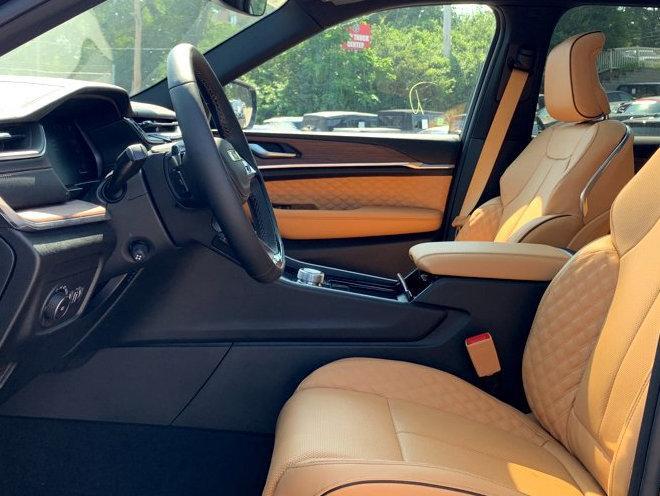 new 2025 Jeep Grand Cherokee car, priced at $61,150