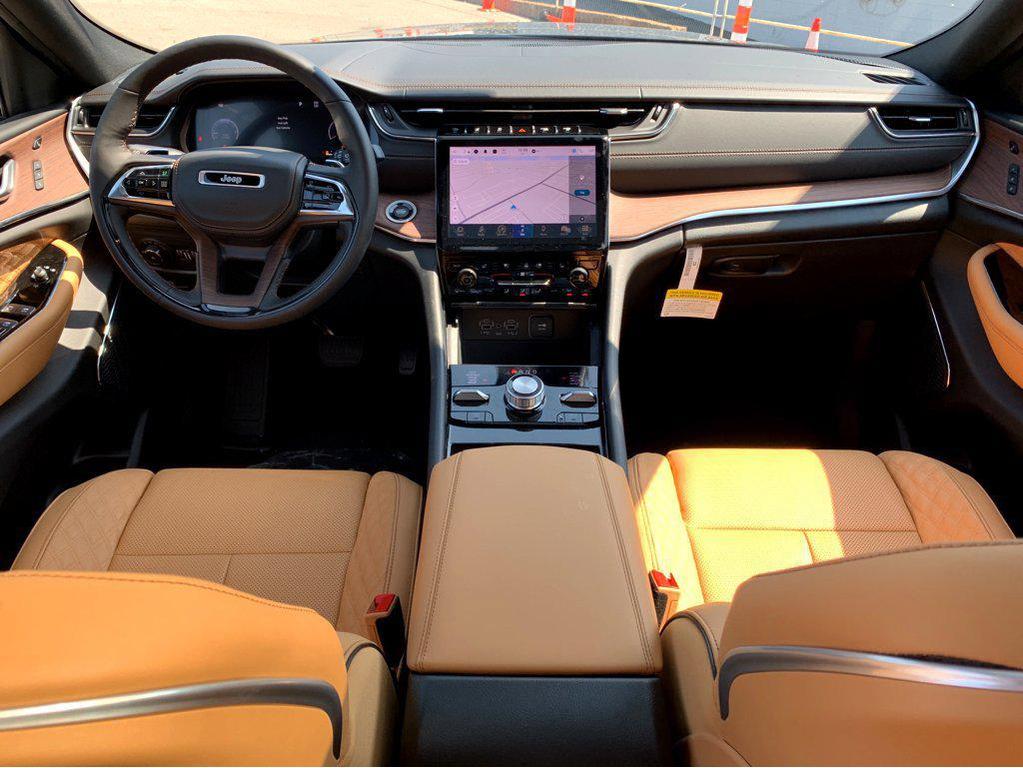 new 2025 Jeep Grand Cherokee car, priced at $61,150