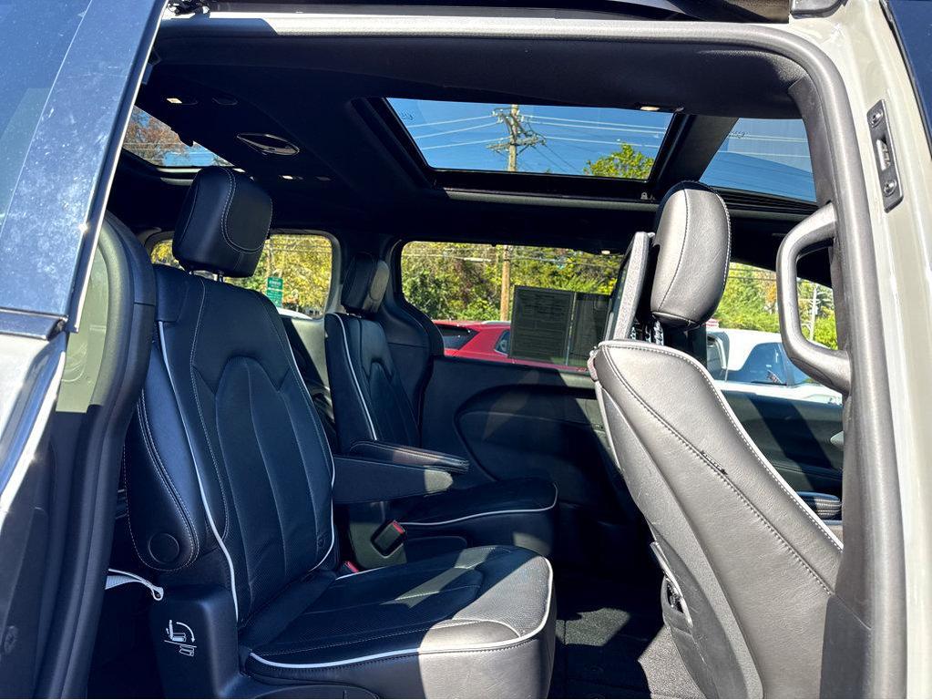 used 2021 Chrysler Pacifica car, priced at $33,600