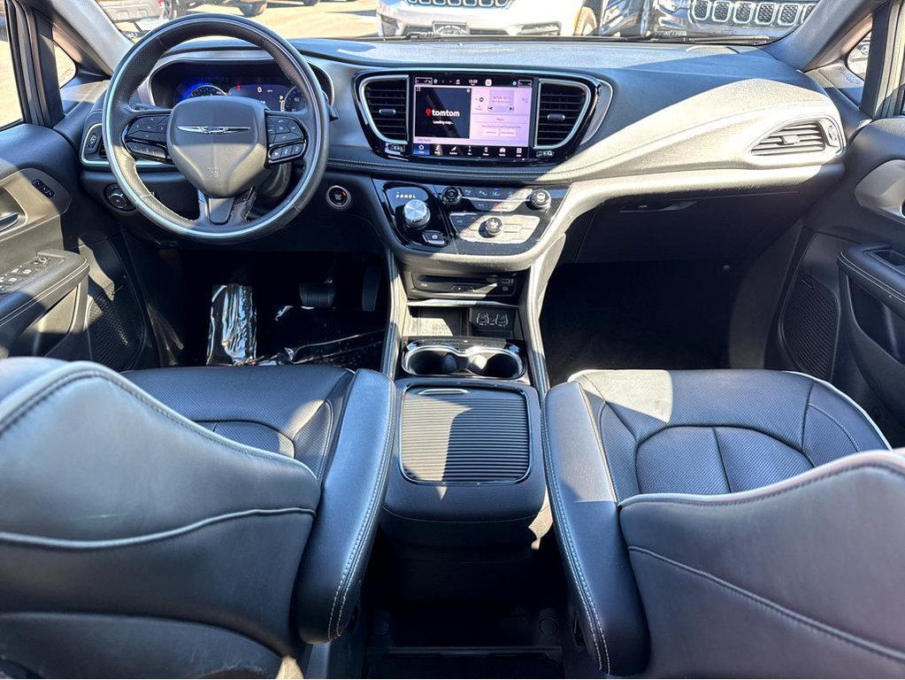 used 2021 Chrysler Pacifica car, priced at $33,600