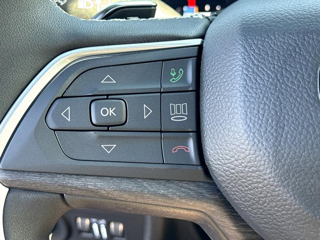 new 2025 Jeep Grand Cherokee car, priced at $53,730