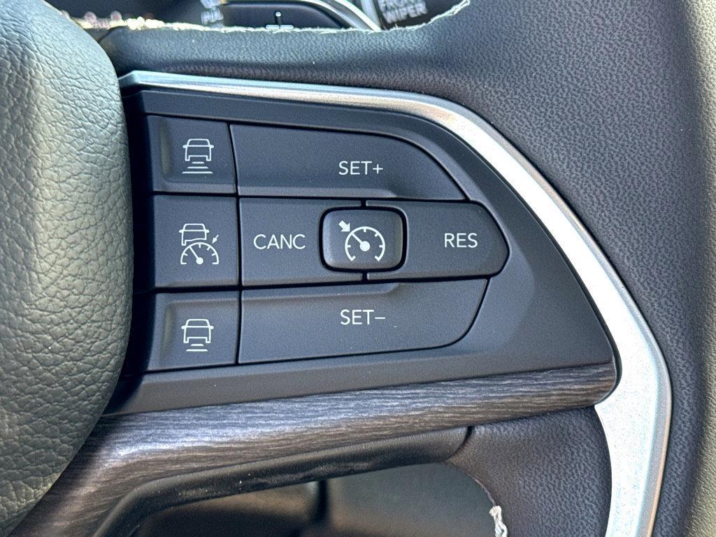 new 2025 Jeep Grand Cherokee car, priced at $53,730