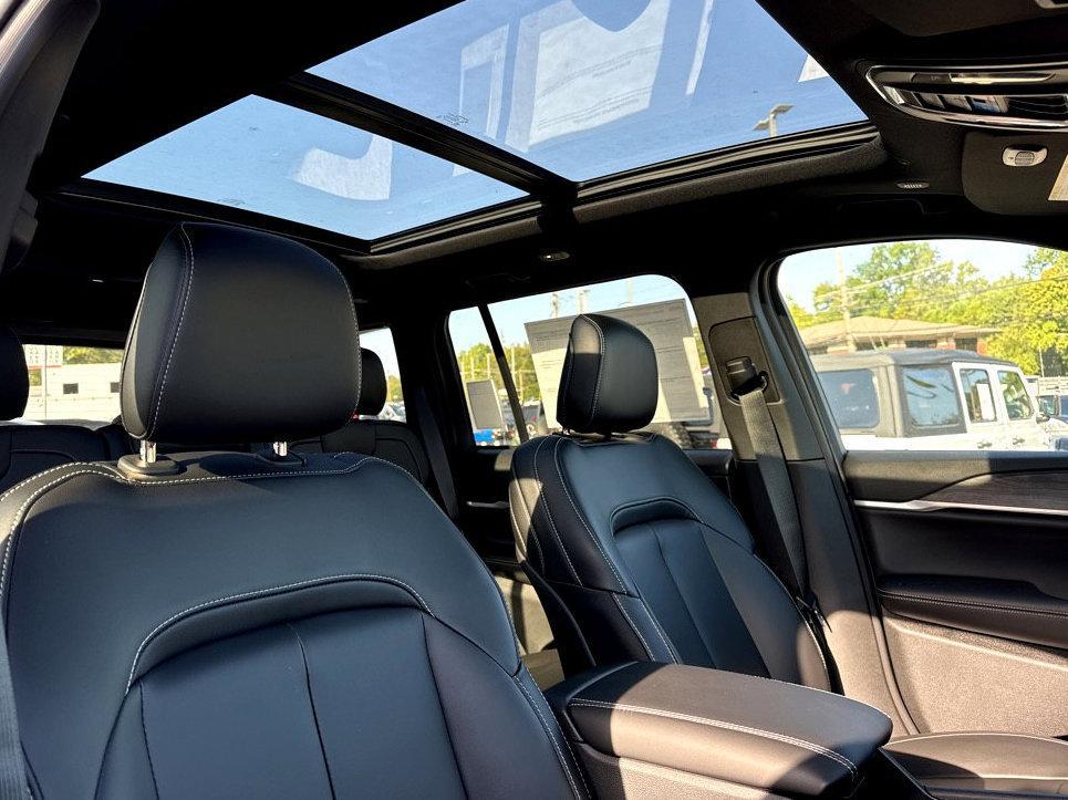 new 2025 Jeep Grand Cherokee car, priced at $53,730
