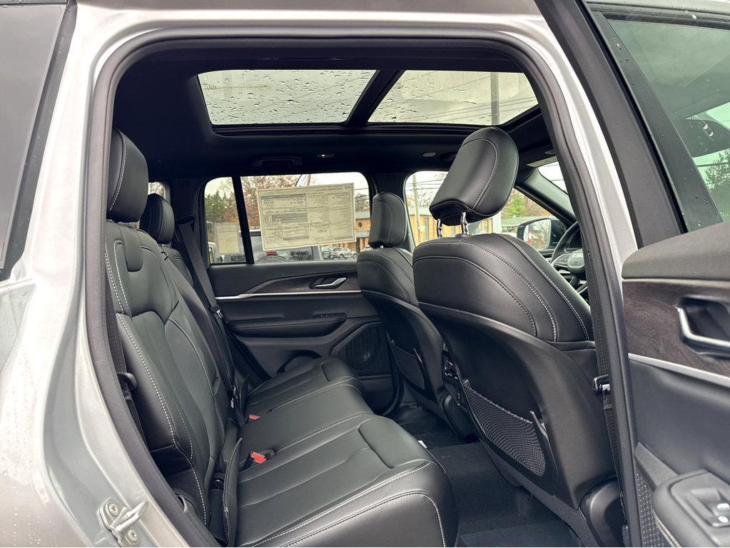 new 2025 Jeep Grand Cherokee car, priced at $53,730