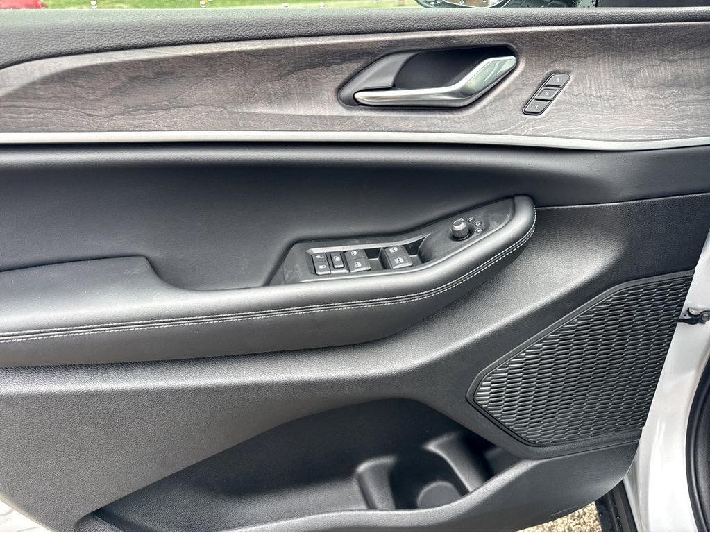 new 2025 Jeep Grand Cherokee car, priced at $53,730