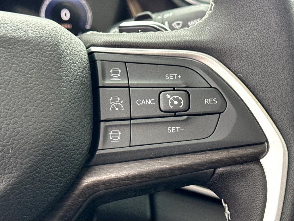 new 2025 Jeep Grand Cherokee car, priced at $53,730