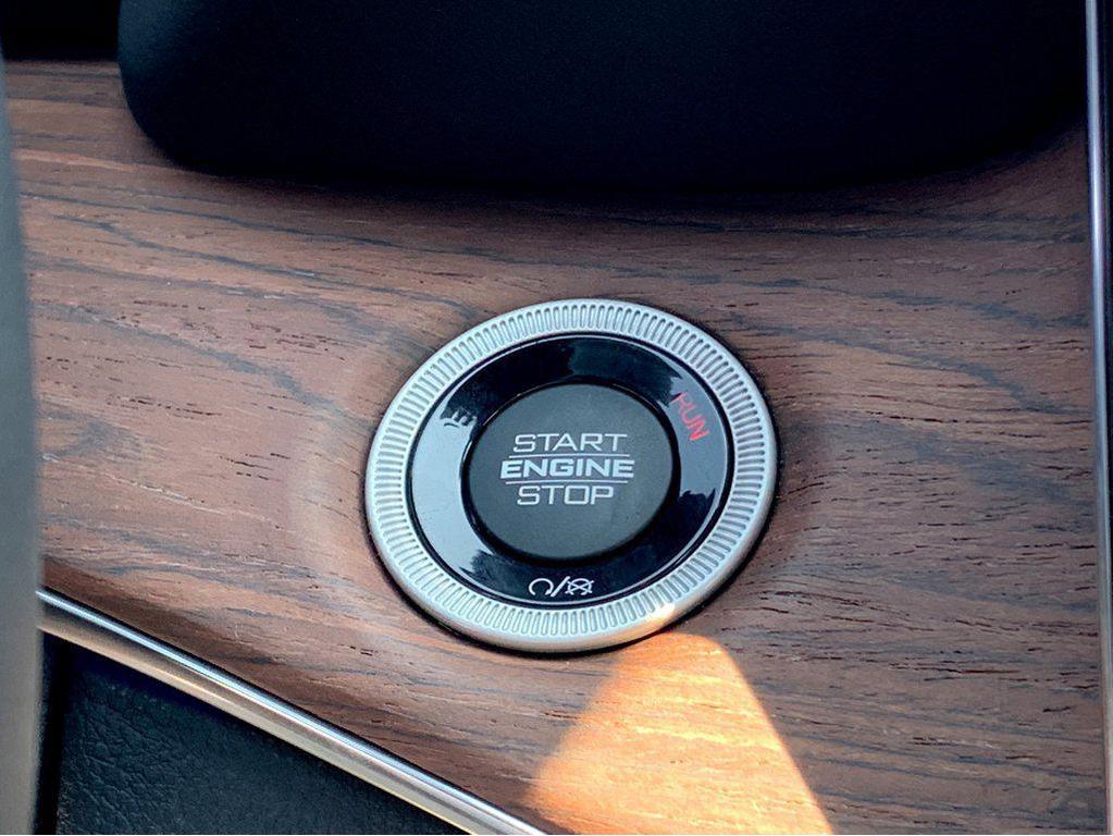 new 2025 Jeep Grand Cherokee car, priced at $61,150