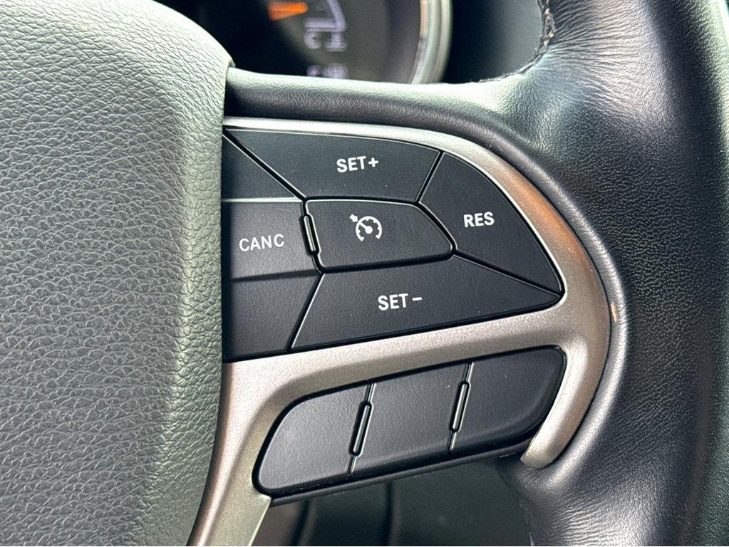 used 2022 Jeep Grand Cherokee car, priced at $25,266