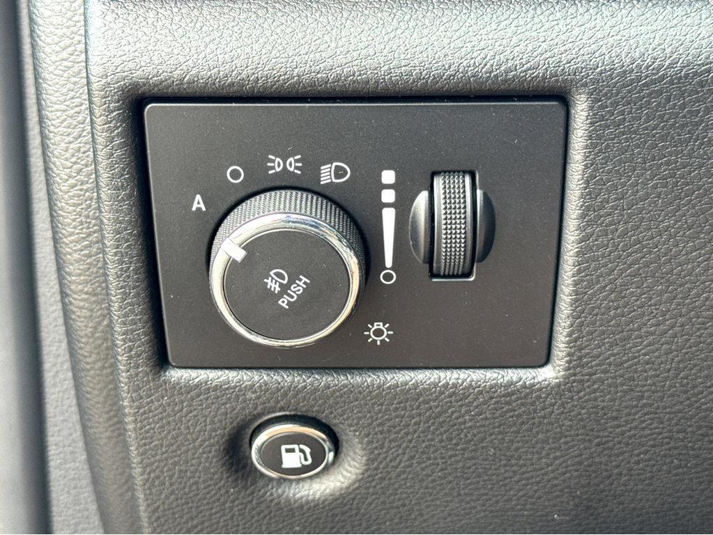 used 2022 Jeep Grand Cherokee car, priced at $25,266