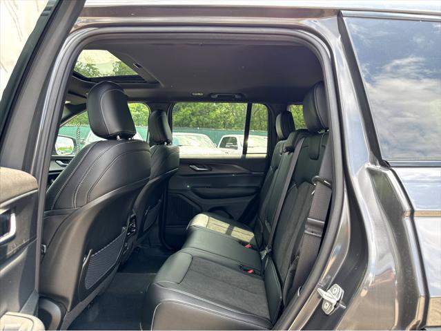 new 2025 Jeep Grand Cherokee car, priced at $49,370