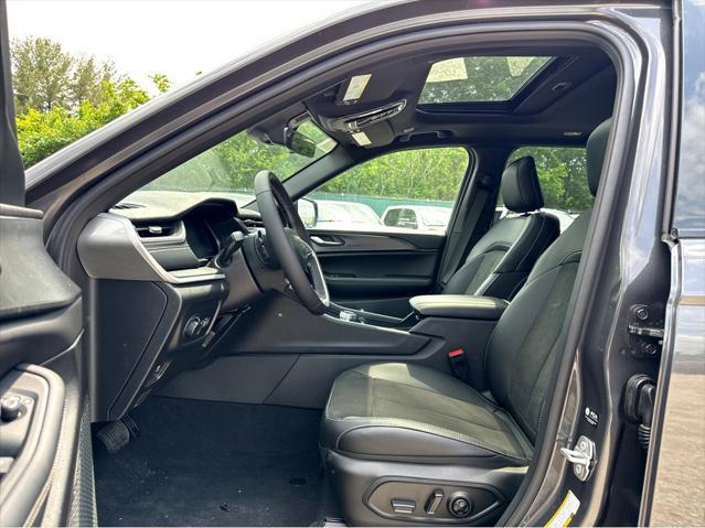 new 2025 Jeep Grand Cherokee car, priced at $49,370