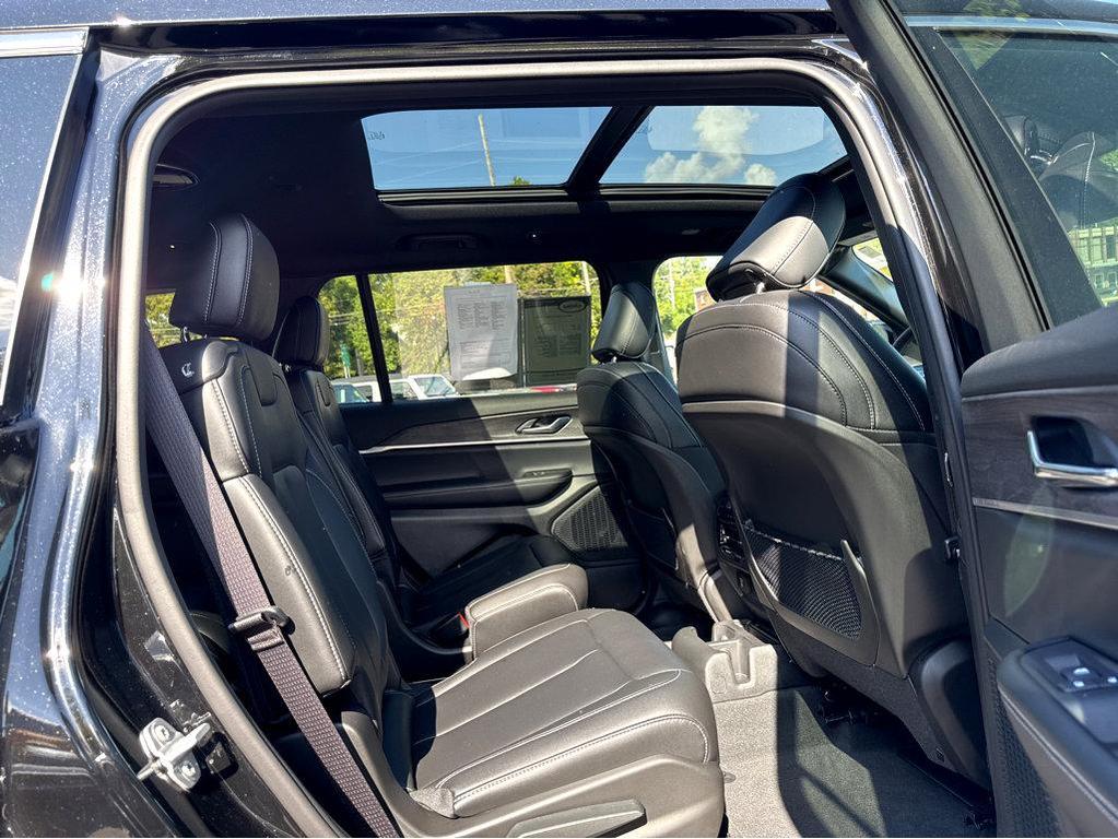 used 2025 Jeep Grand Cherokee L car, priced at $43,994