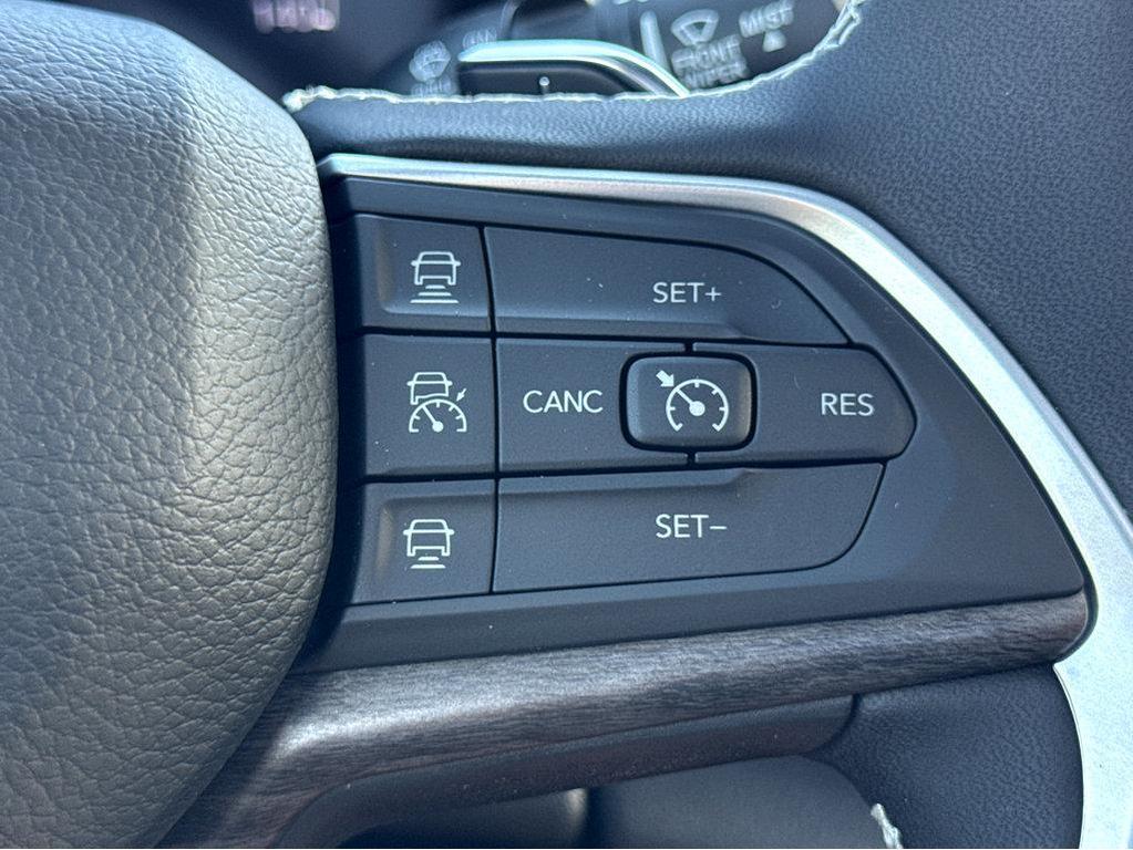 used 2025 Jeep Grand Cherokee L car, priced at $43,994