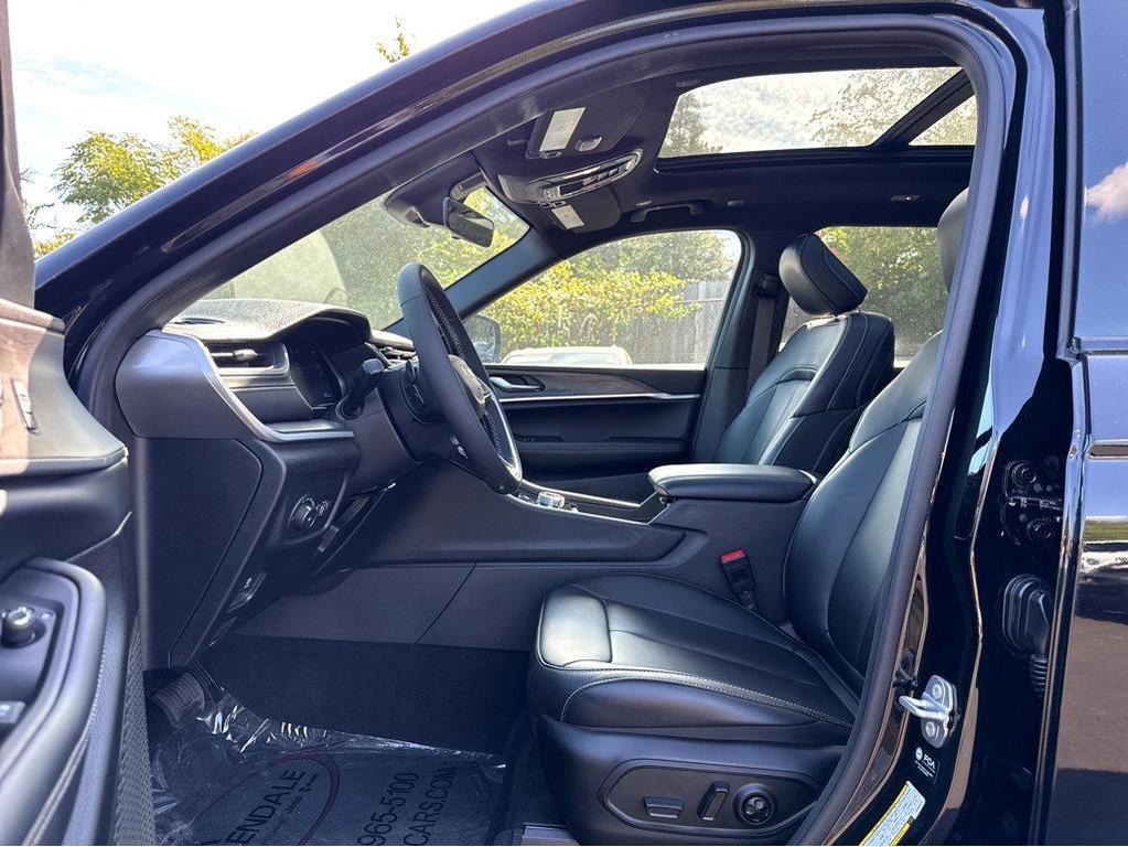 used 2025 Jeep Grand Cherokee L car, priced at $43,994