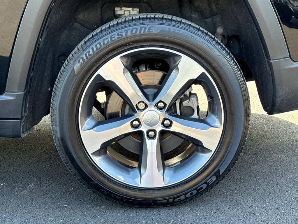 used 2025 Jeep Grand Cherokee L car, priced at $43,994