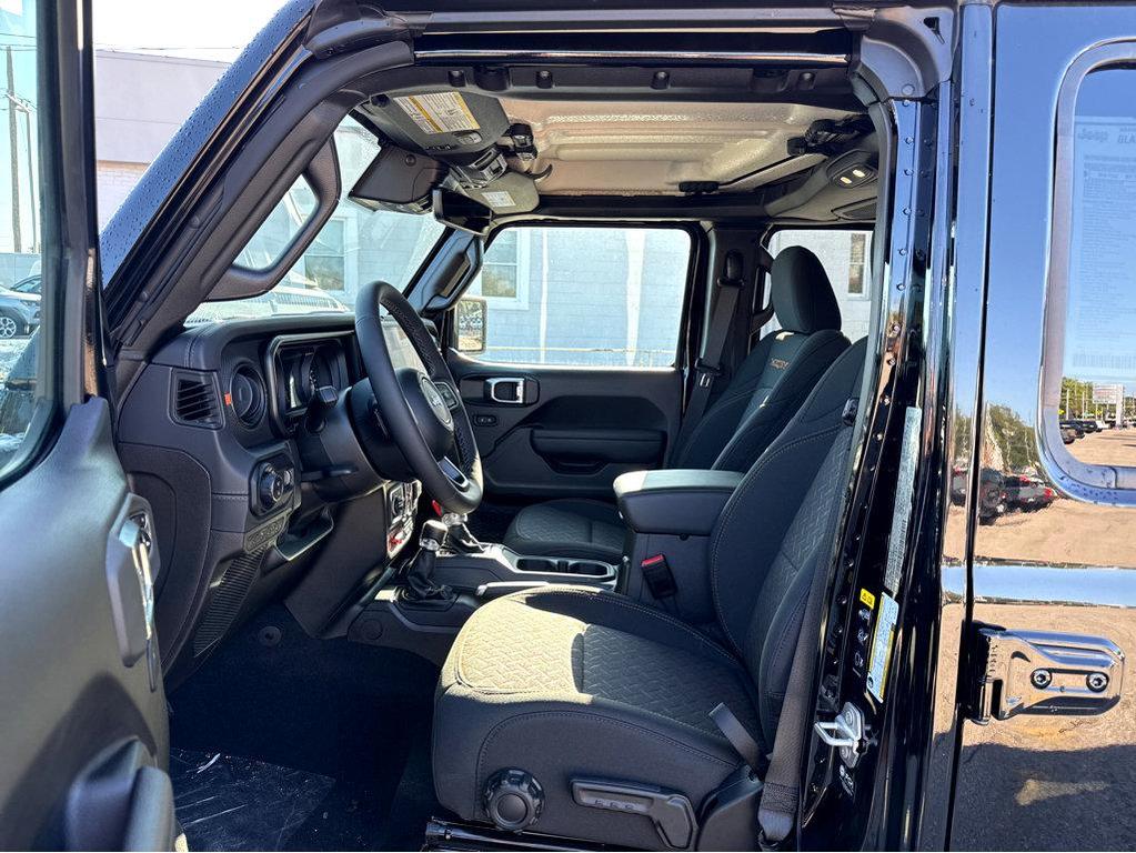 new 2025 Jeep Gladiator car, priced at $59,075