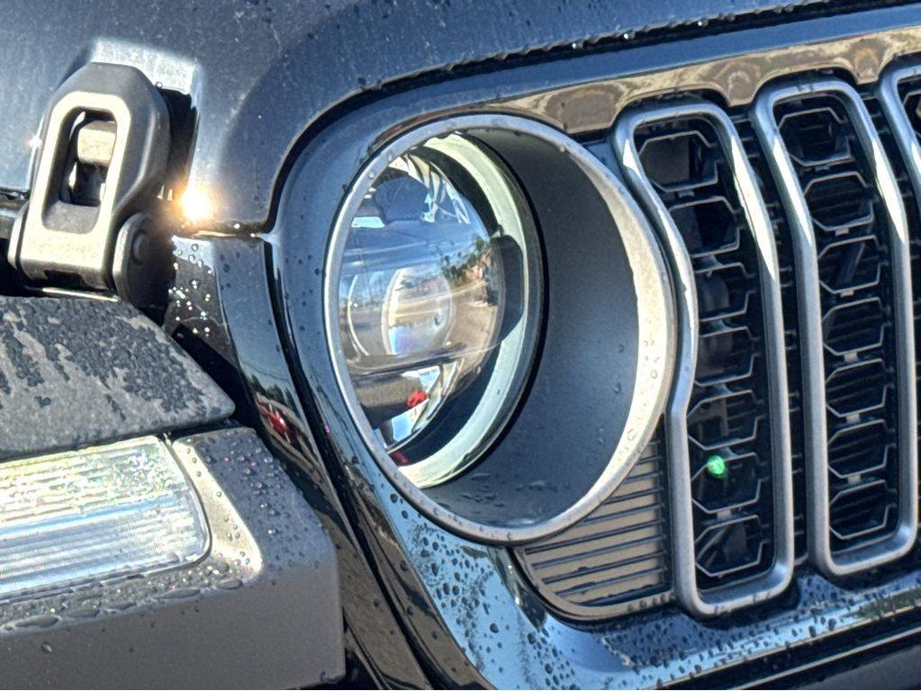 new 2025 Jeep Gladiator car, priced at $59,075