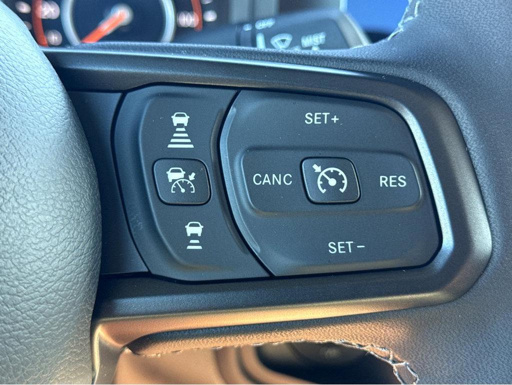 new 2025 Jeep Gladiator car, priced at $59,075