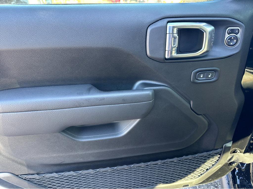 new 2025 Jeep Gladiator car, priced at $59,075