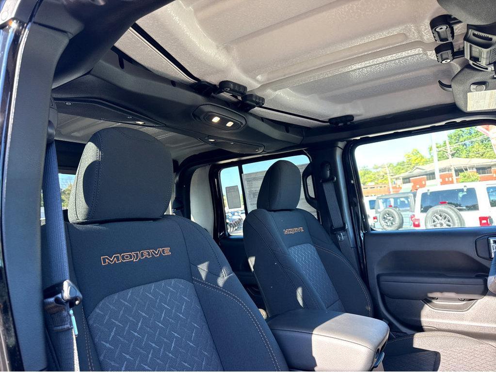 new 2025 Jeep Gladiator car, priced at $59,075