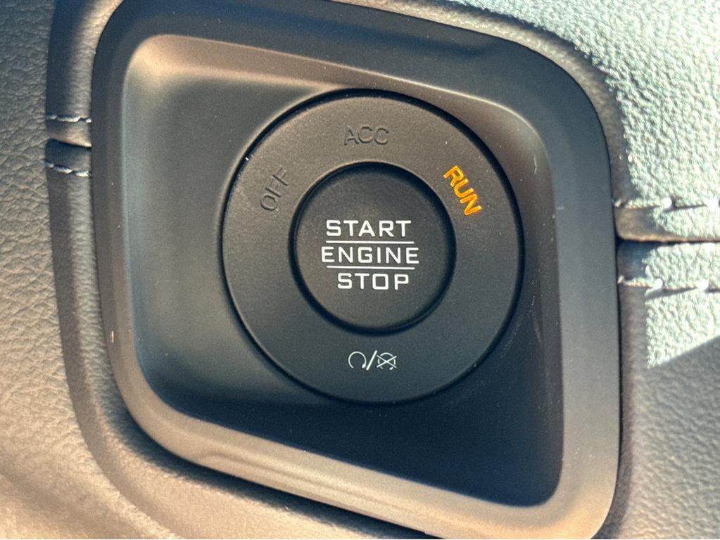 new 2025 Jeep Gladiator car, priced at $59,075