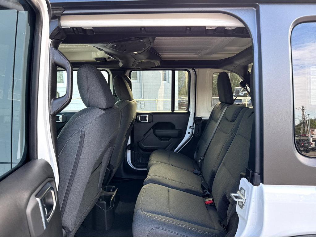 new 2026 Jeep Wrangler car, priced at $44,585