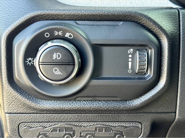 new 2025 Jeep Gladiator car, priced at $46,230