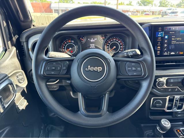 new 2025 Jeep Gladiator car, priced at $46,230