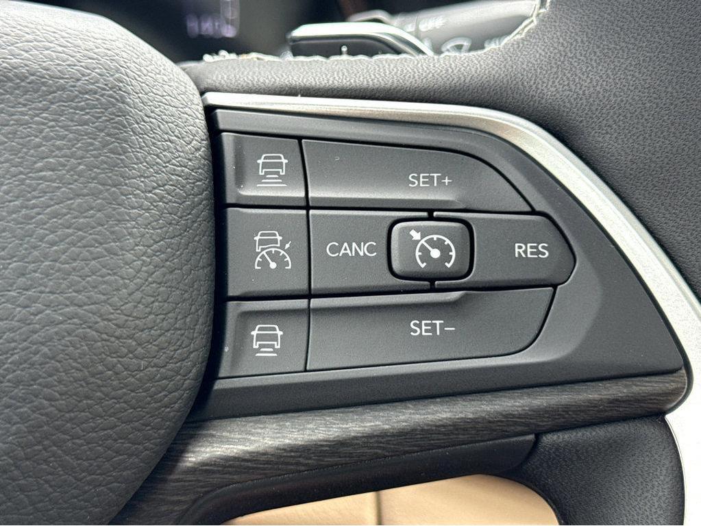 new 2025 Jeep Grand Cherokee car, priced at $52,735