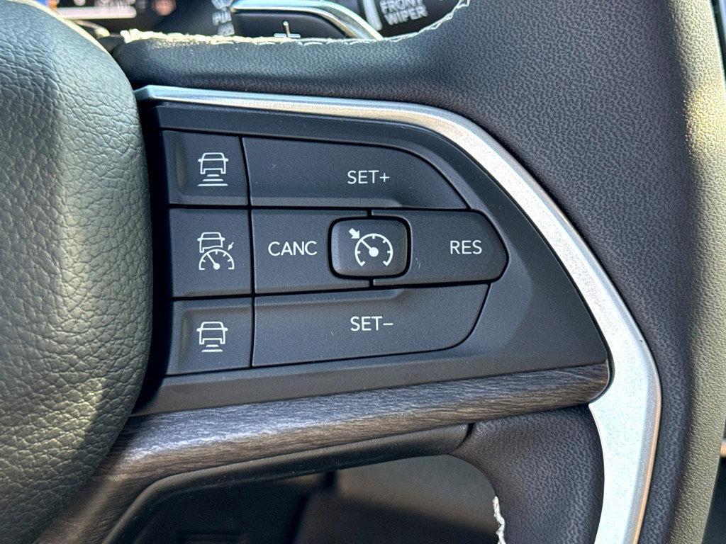 new 2025 Jeep Grand Cherokee car, priced at $49,415
