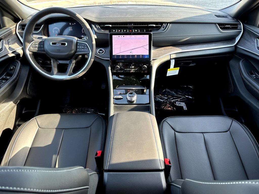 new 2025 Jeep Grand Cherokee car, priced at $49,415