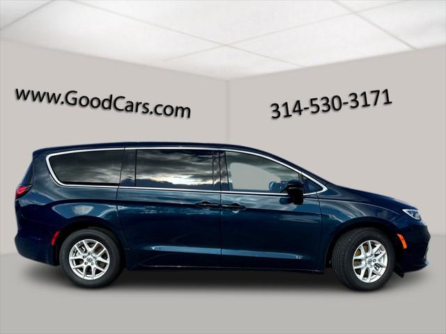 new 2025 Chrysler Pacifica car, priced at $44,640