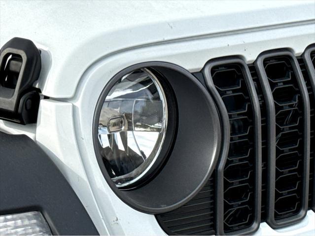 new 2025 Jeep Wrangler car, priced at $48,580