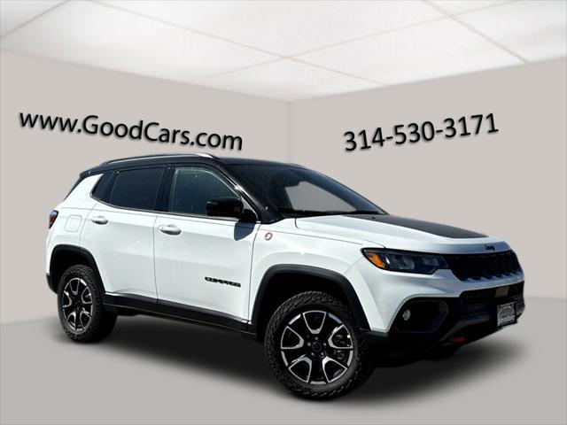 new 2025 Jeep Compass car, priced at $33,990