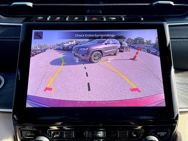 new 2025 Jeep Grand Cherokee car, priced at $52,040
