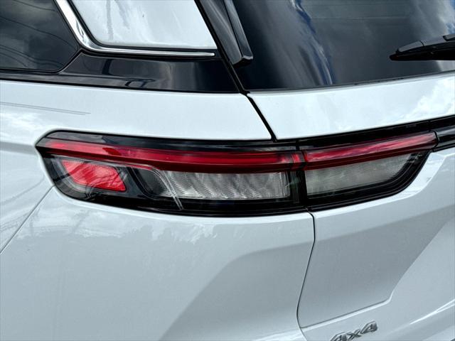 new 2025 Jeep Grand Cherokee car, priced at $52,040