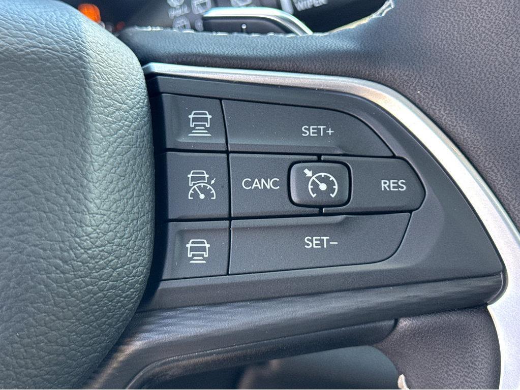 new 2025 Jeep Grand Cherokee L car, priced at $45,920