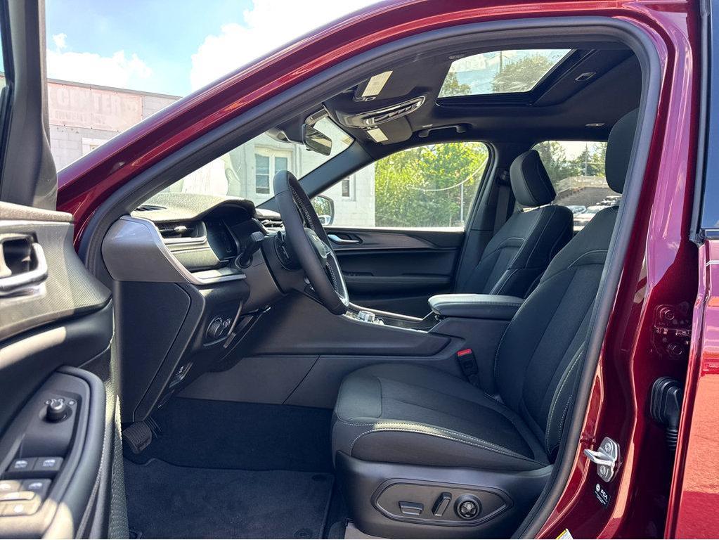 new 2025 Jeep Grand Cherokee L car, priced at $45,920