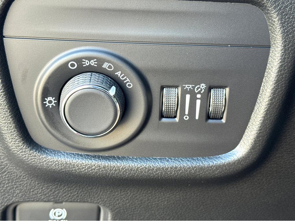 new 2025 Jeep Grand Cherokee L car, priced at $45,920